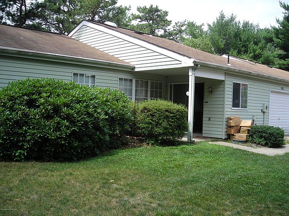 4th image of 558 Malvern Court #B