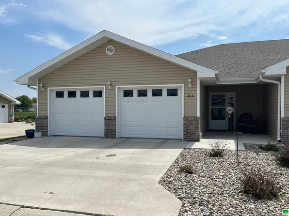 416 Maupin Ln, Sergeant Bluff, IA 51054
