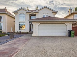 247 Lindsay Cres NW, Edmonton, AB T6R 2T2