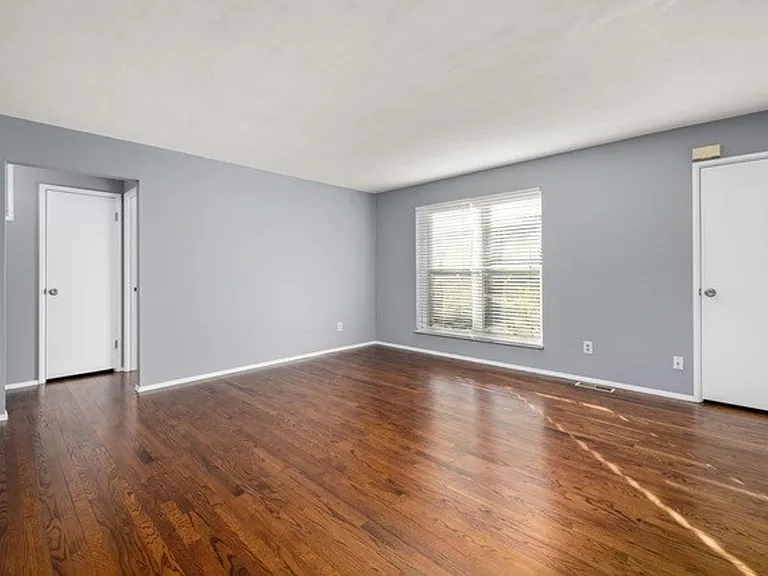 9310 Shirley Gardens Dr — Photo 24