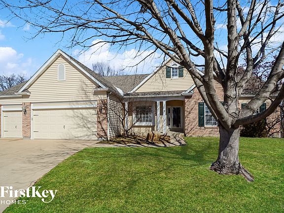 2nd image of 12 Fox Bluff Ct