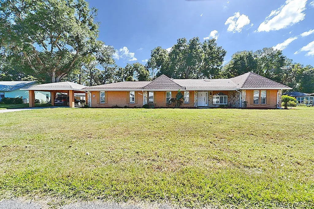 Davis Lake Estates — Photo 1