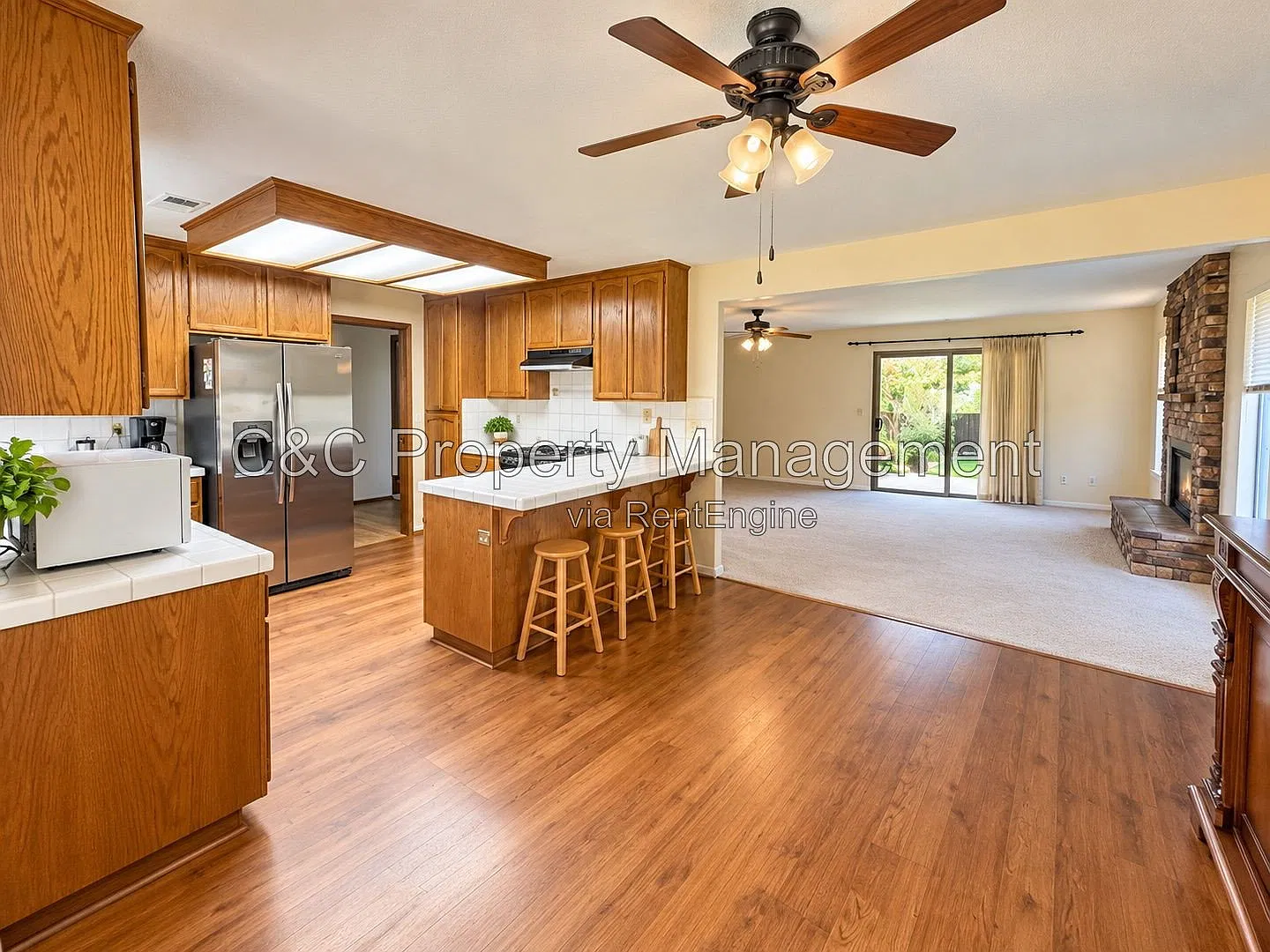 3 bed, 2.0 bath, 1621 sqft, $2,900 — Photo 3