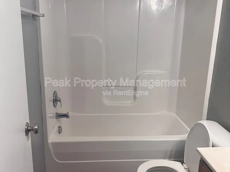 1510 W Broad St — Photo 59