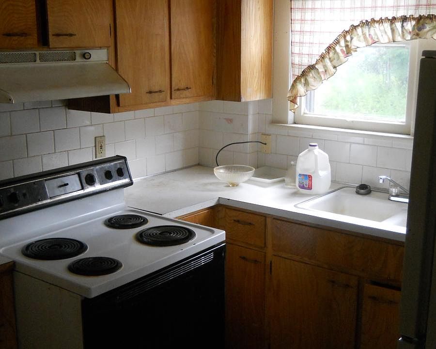 1st image of 933 Delia Ave