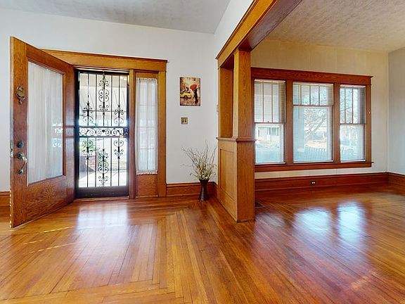 4th image of 1702 Grandview Ave