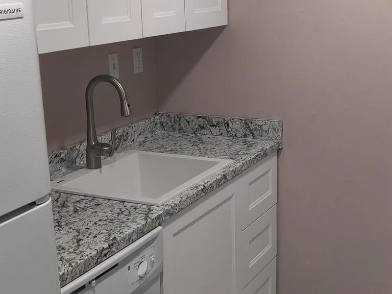 109 Avram Ave — Photo 5