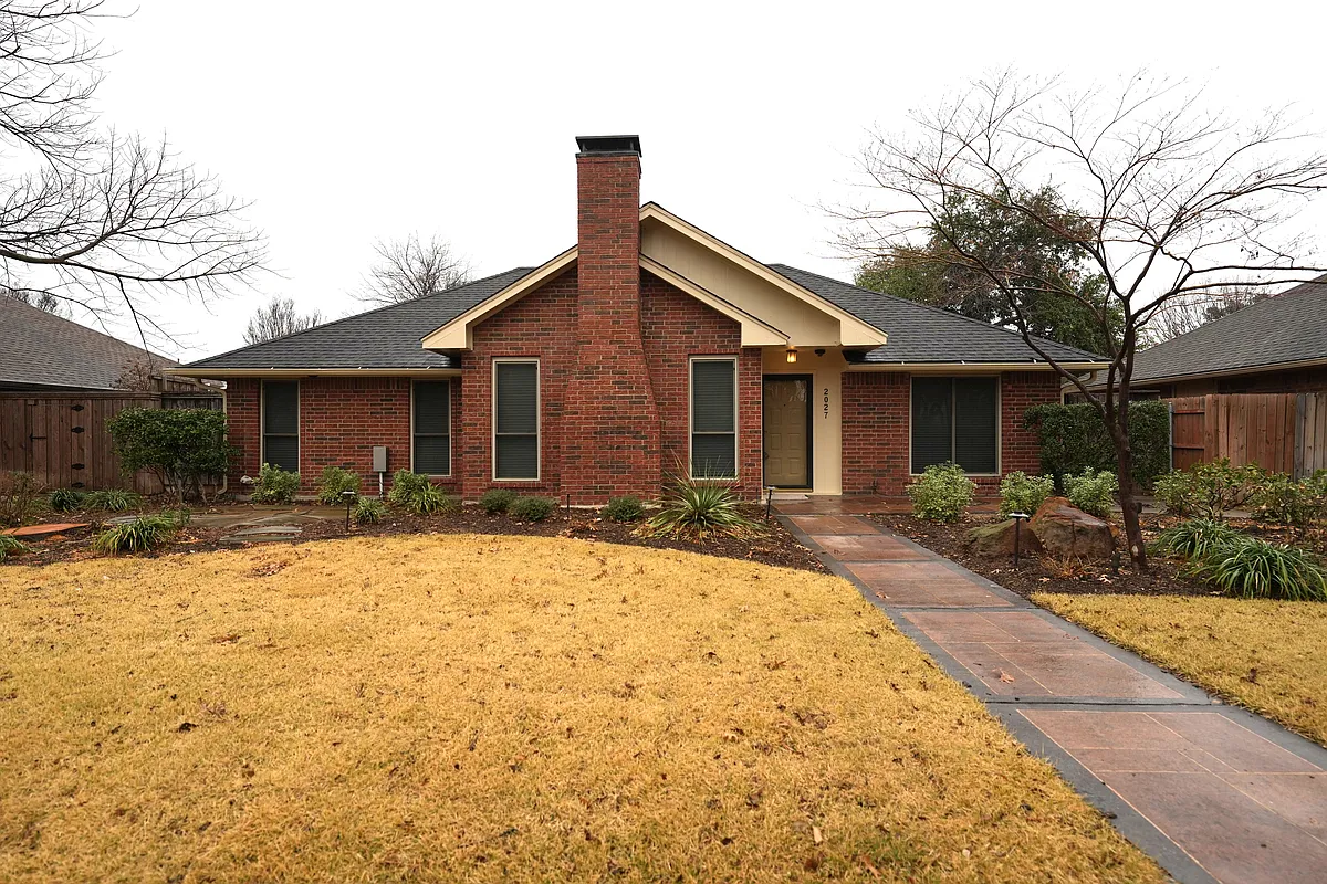 Building Photo - 2027 Espinosa Dr