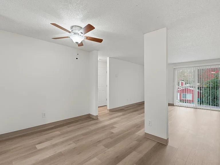 Birchcreek Apartments — Photo 8