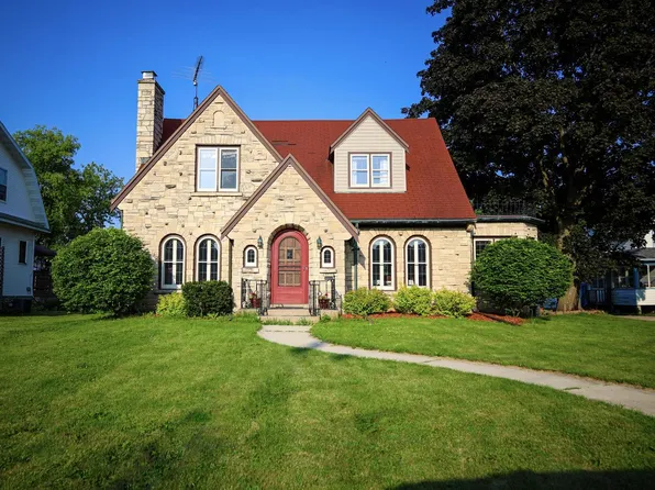 12 North Walnut STREET, Mayville, WI 53050