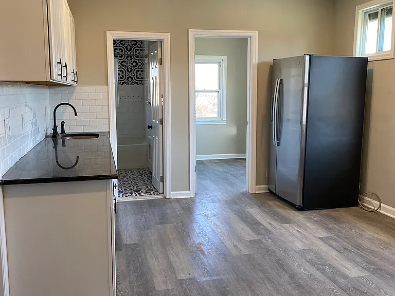 156 Cambridge Ave #2 — Photo 5