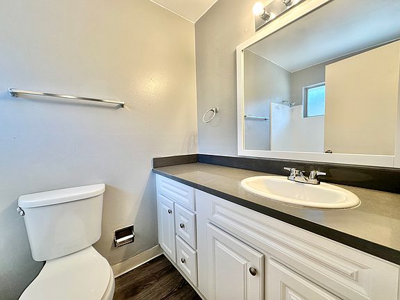 5th image of 301 E Okeefe St APT 7