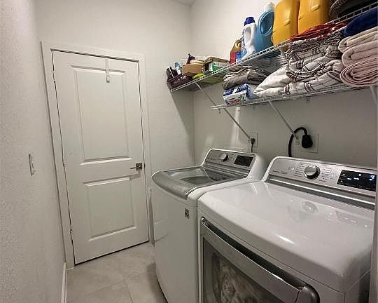 3rd image of 381 NE 5th Pl