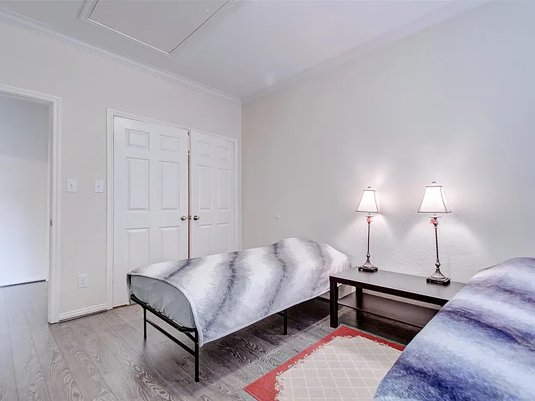 9400 Bellaire Blvd #202 — Photo 28
