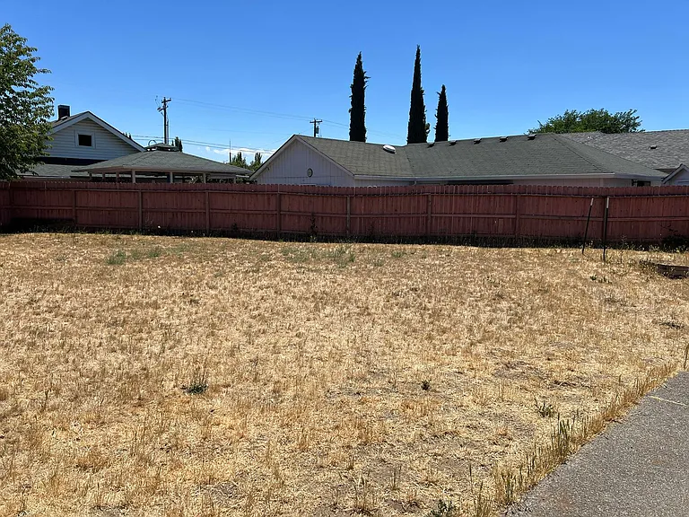 1460 Oxford Cir — Photo 24