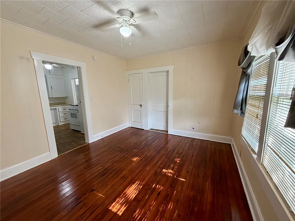 2 bed, 864 sqft, $975 — Photo 2