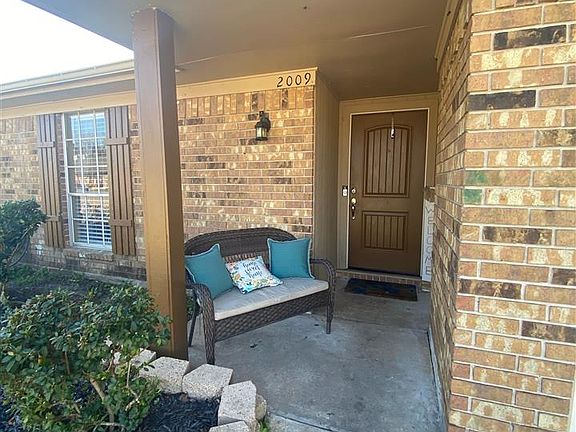 2nd image of 2009 Silver Oaks Dr