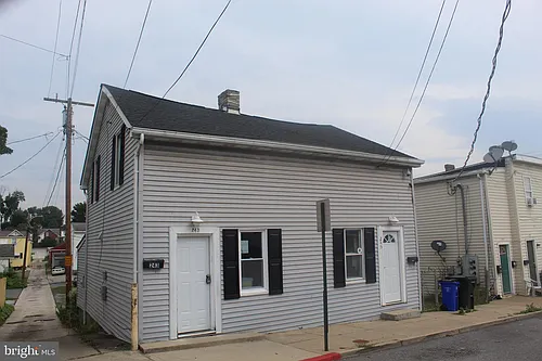 245 Winter St Photo 1