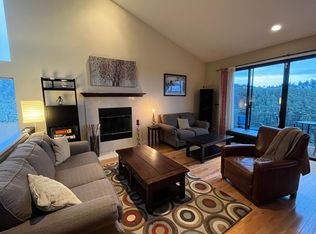 6678 Charing Cross Rd, Oakland, CA 94618