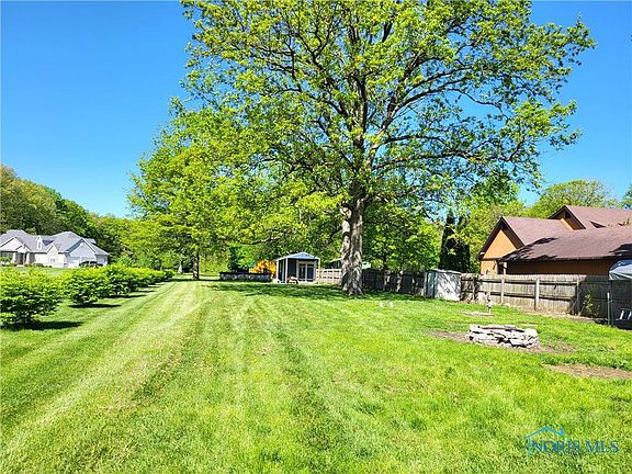 3rd image of 2453 Crissey Rd
