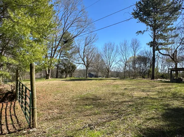 62 Fortune St, La Fayette, GA 30728
