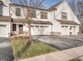 9 Coneflower Ct, Hackettstown, NJ 07840