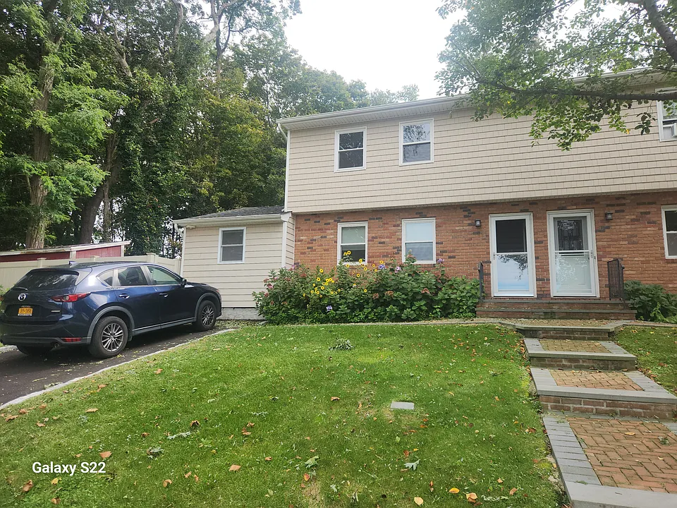 24 Van Wicklen Ct #B