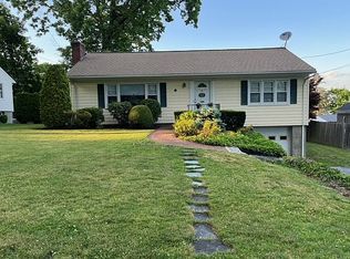 33 Glenmere Dr, Cranston, RI 02920