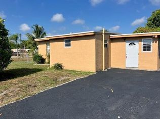 3901 Plum Tree Dr, Lake Worth, FL 33462