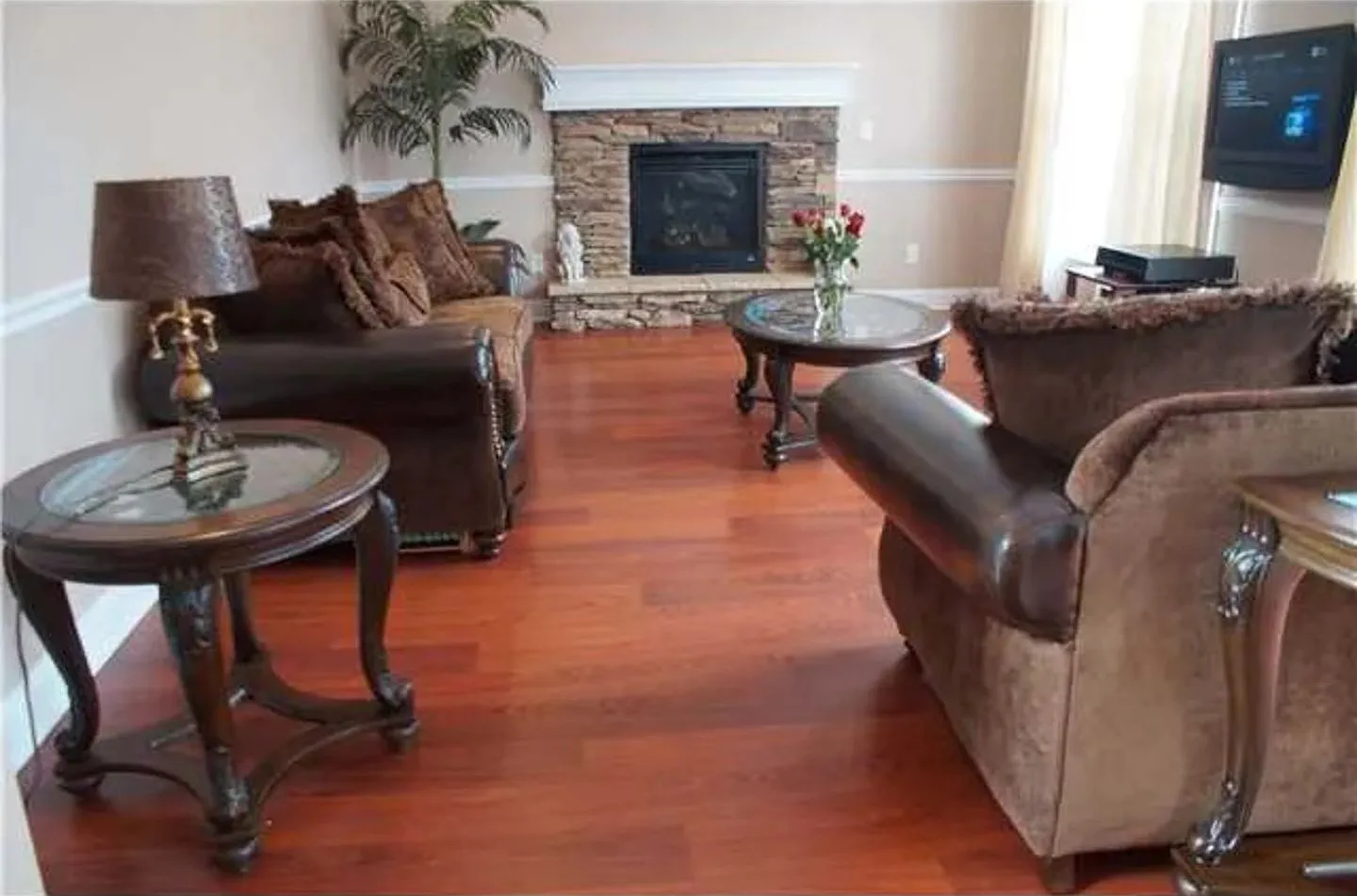 Spacious & elegant 3BR home in East Lansing with perks, MSU — Photo 2