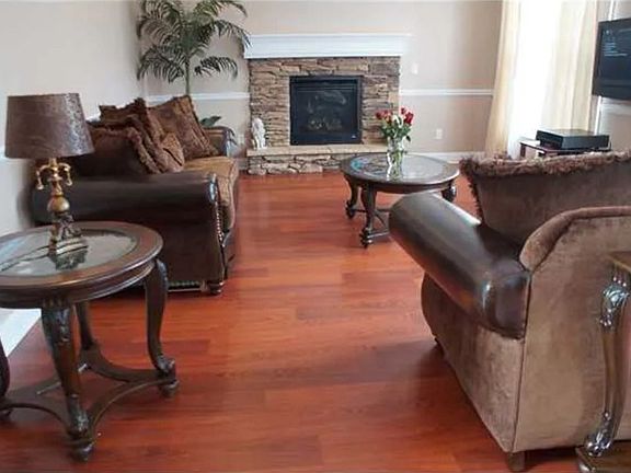 2nd image of 5957 Troyes Rd