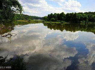 7512 Hogarth St, Springfield, VA 22151