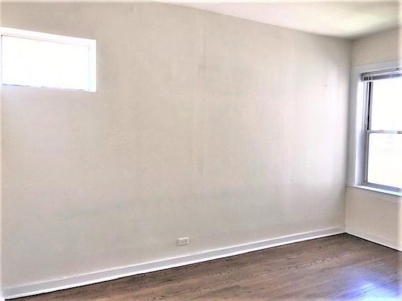 2nd image of 4008 N Kenmore Ave APT 1S