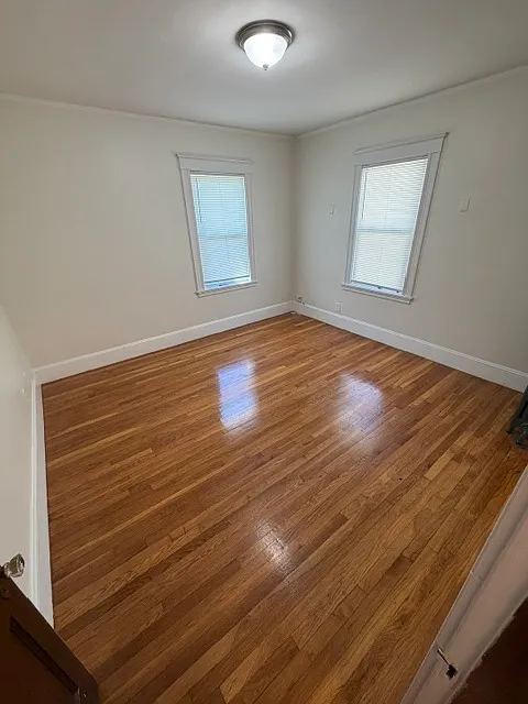 3 bed, 1100 sqft, $3,300 — Photo 3