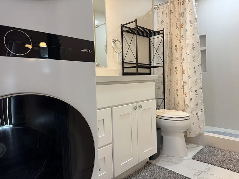 412 N Central Ave #B — Photo 6