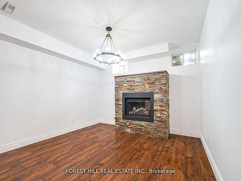 101 Glenheron Cres — Photo 36