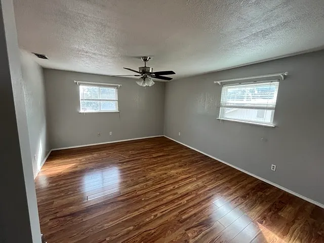 1924 W Iris Ave — Photo 14