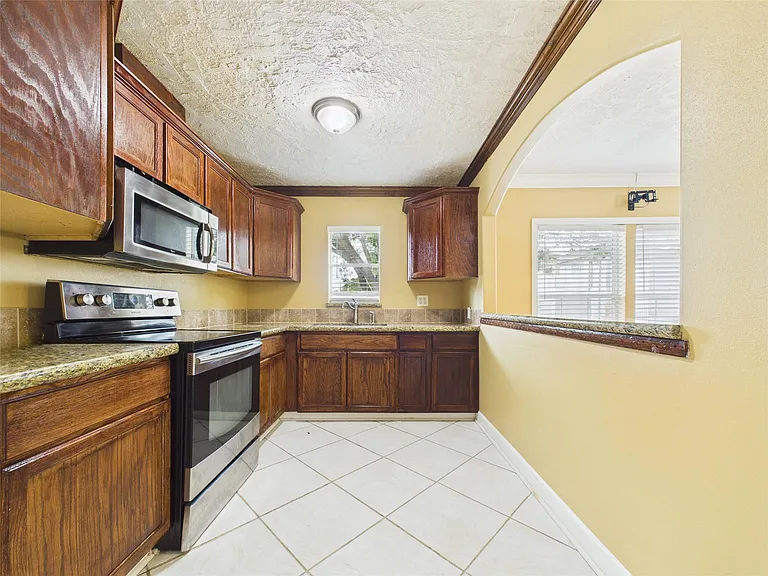 1213 W Sidnor St — Photo 29