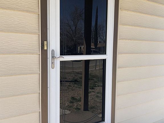 3rd image of 801 Sandia St