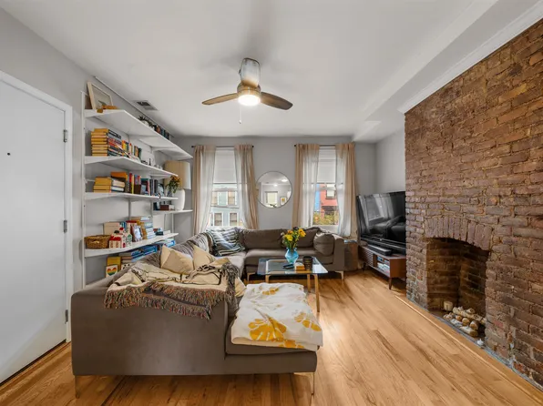 118 Coles Street image 1 of 10