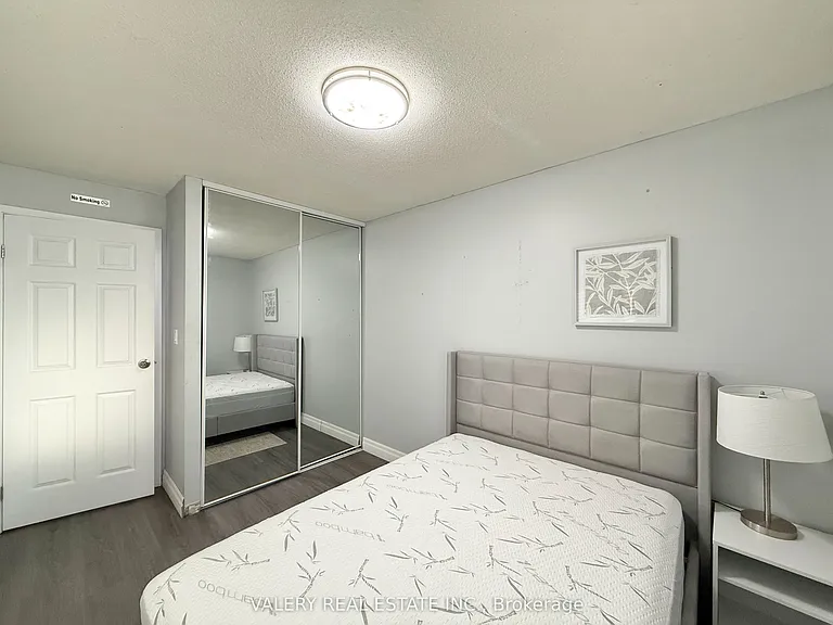 1180 Heathfield Ct — Photo 15