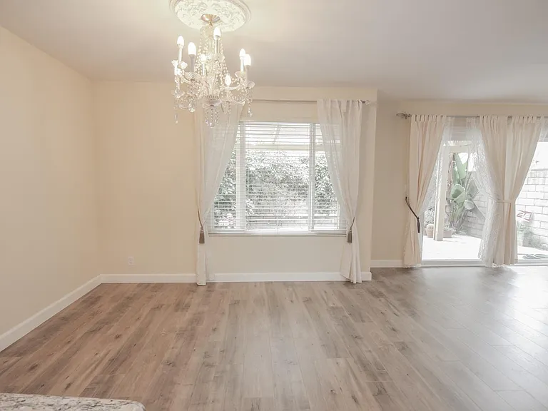 405 Genoa St #2 — Photo 12