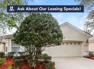 700 Bellshire Dr, Orange Park, FL 32065