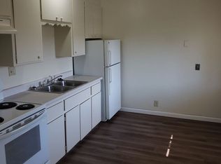 1900 Mill St APT 17, Anderson, CA 96007