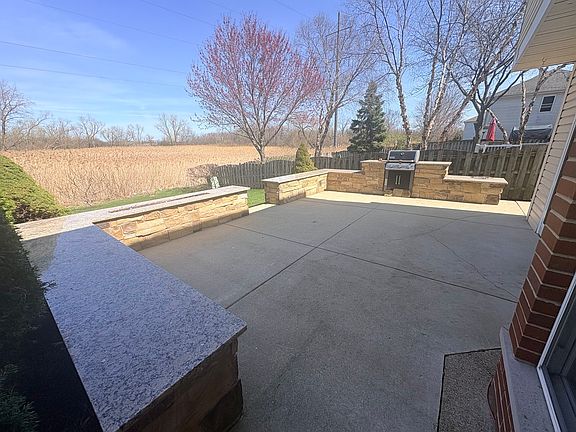 2nd image of 1004 Longford Rd