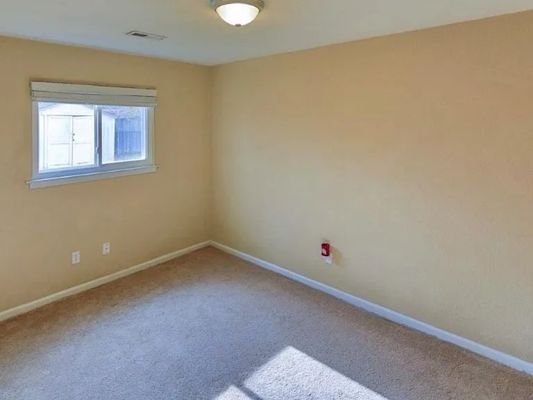 3033 Kenelm Dr — Photo 23
