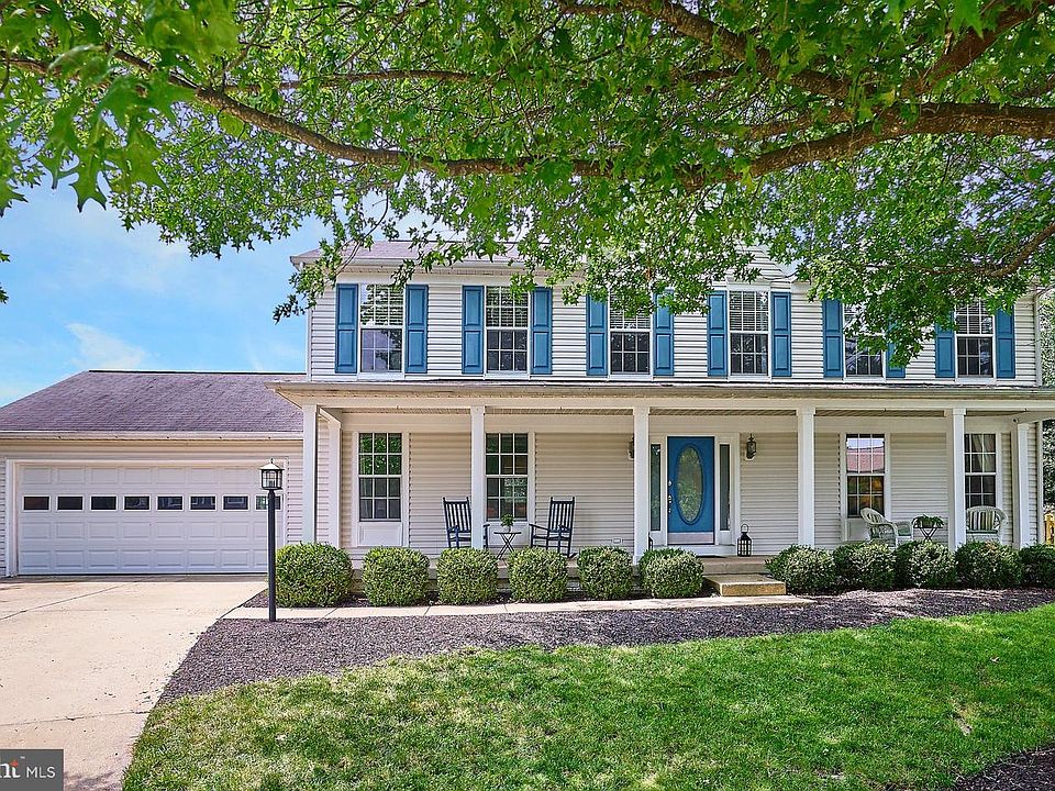 1st image of 43973 Maiden Creek Ct