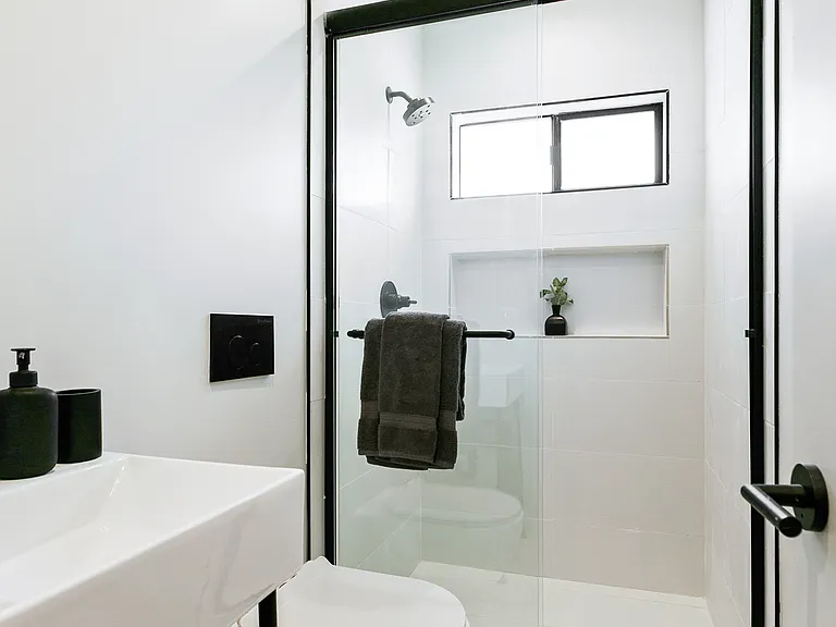 215 Lucas Ave #3 — Photo 9