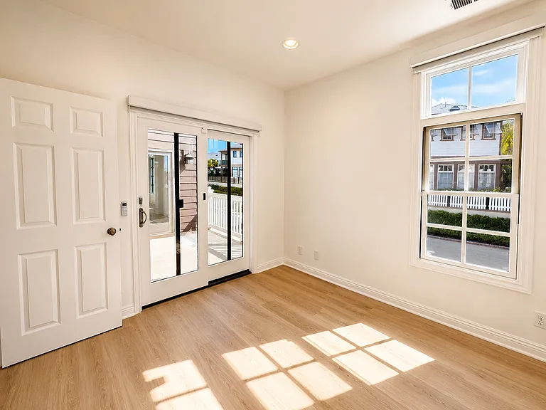 2545 Bungalow Pl — Photo 17