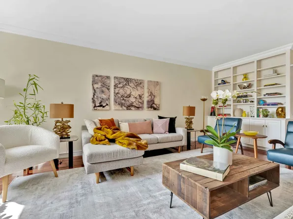 45 Sutton Place South image 5 of 35